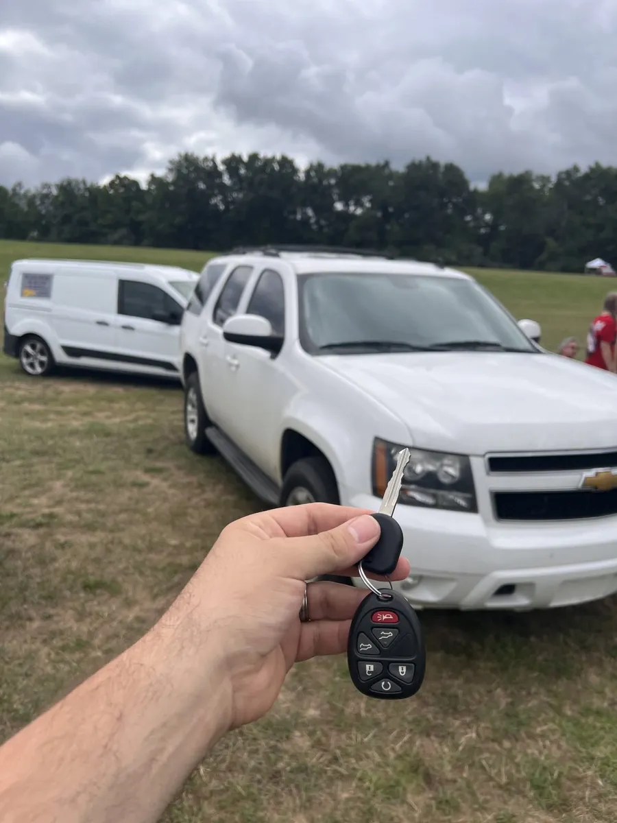 Key and remote for a white Chevrolet Tahoe, with the CS Lock and Key van