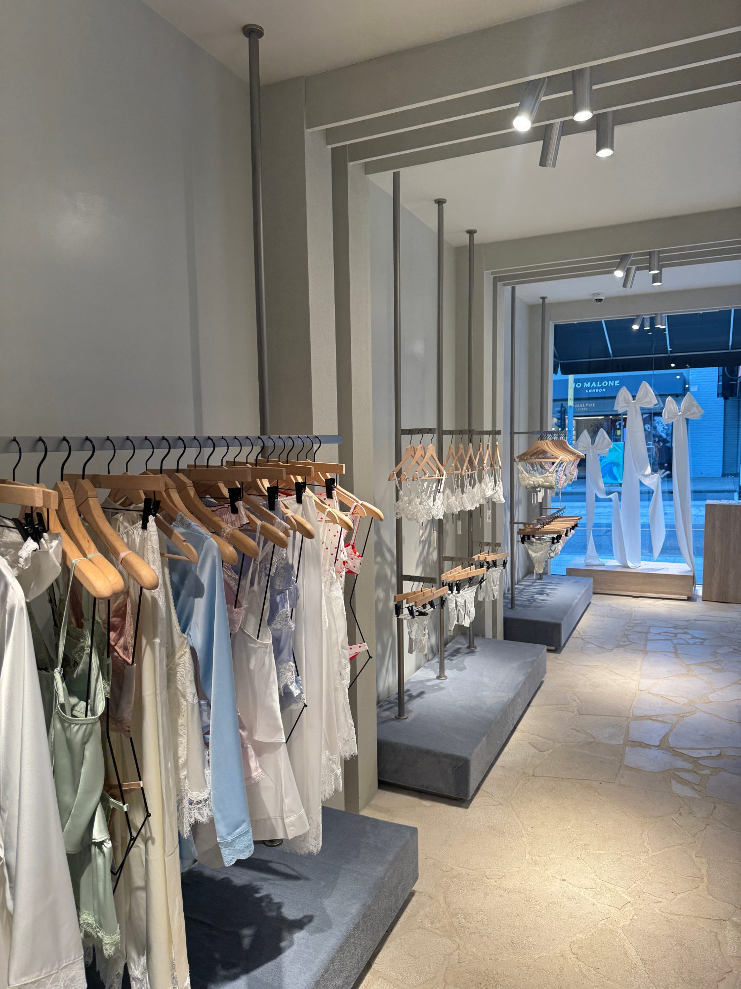 Hanging racks and fitting rooms