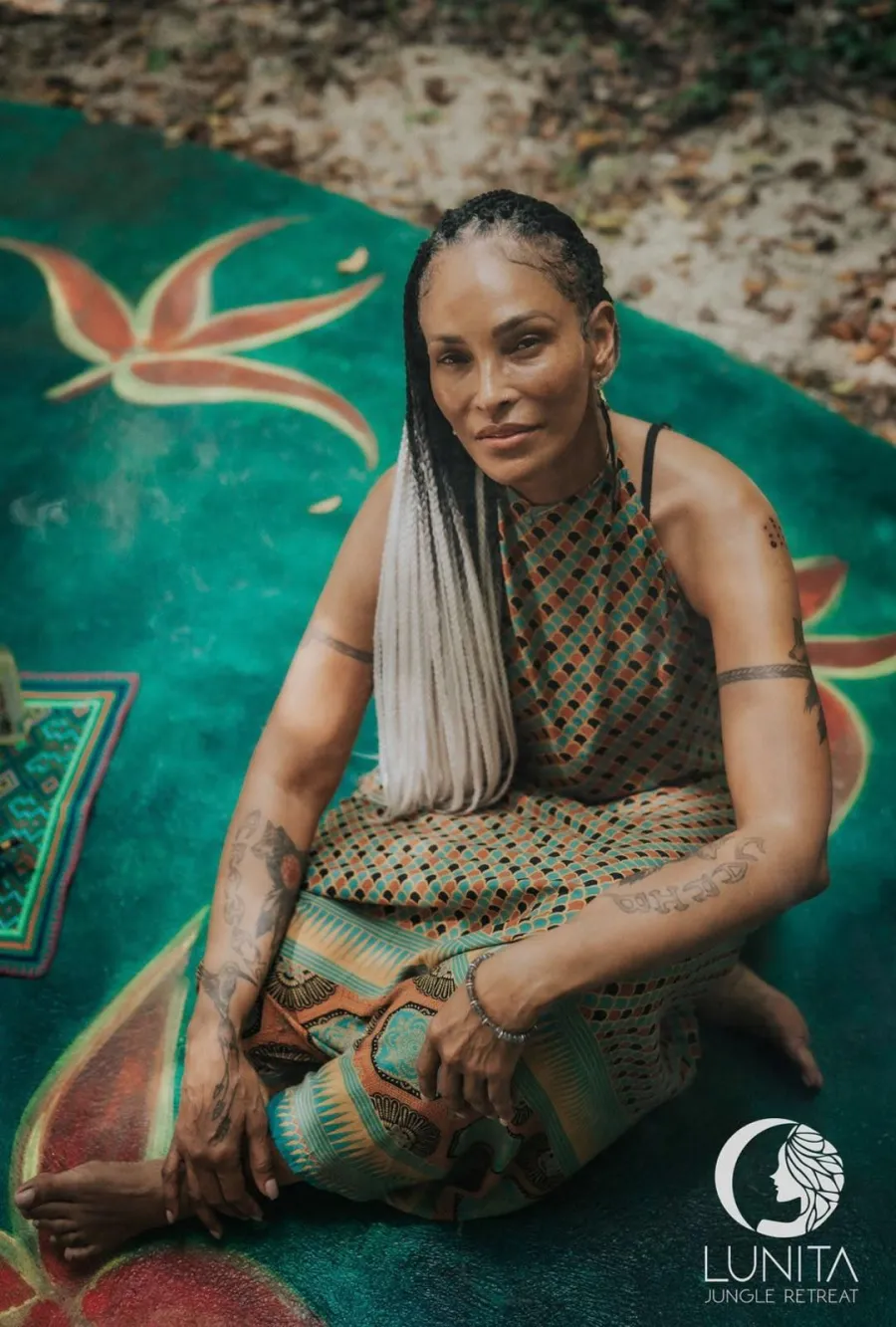 Portrait of Dr. Rayven Owens