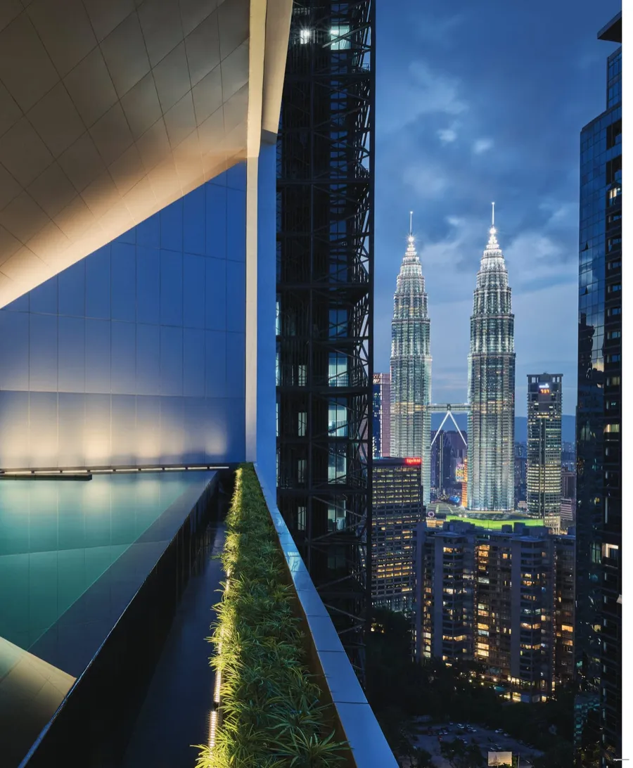 Pool edge facing the Petronas Twin Towers, The Conlay, artist's impression