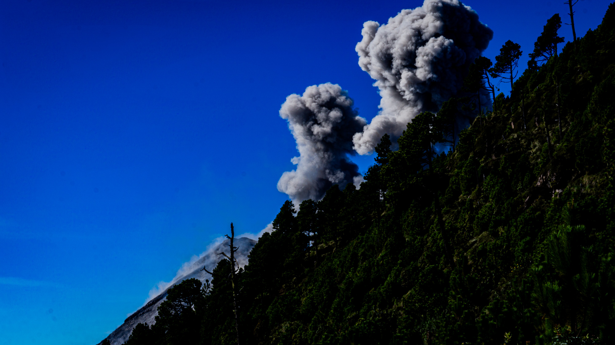 Fuego going off, seen from the trail