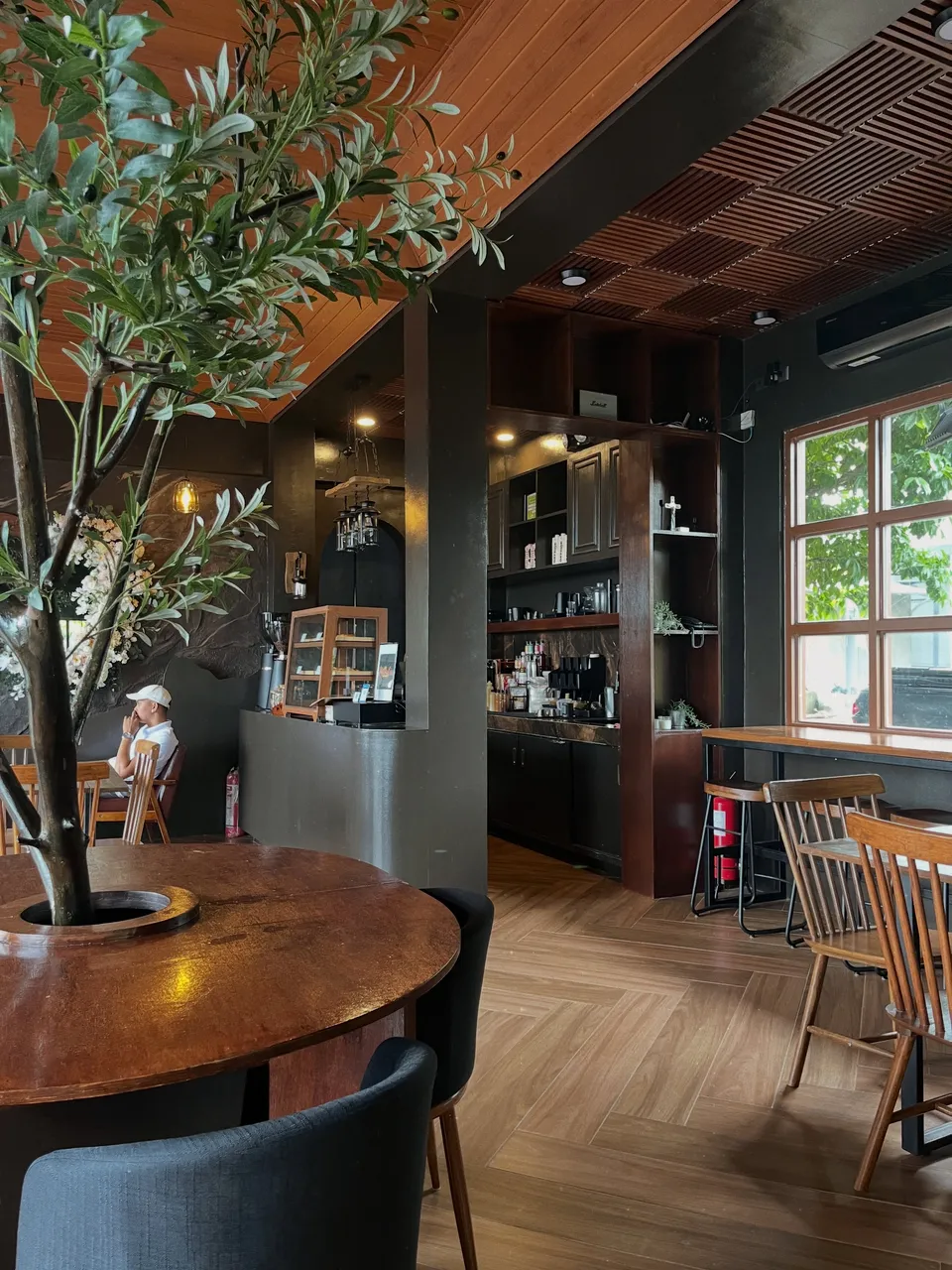 Olive tree communal table