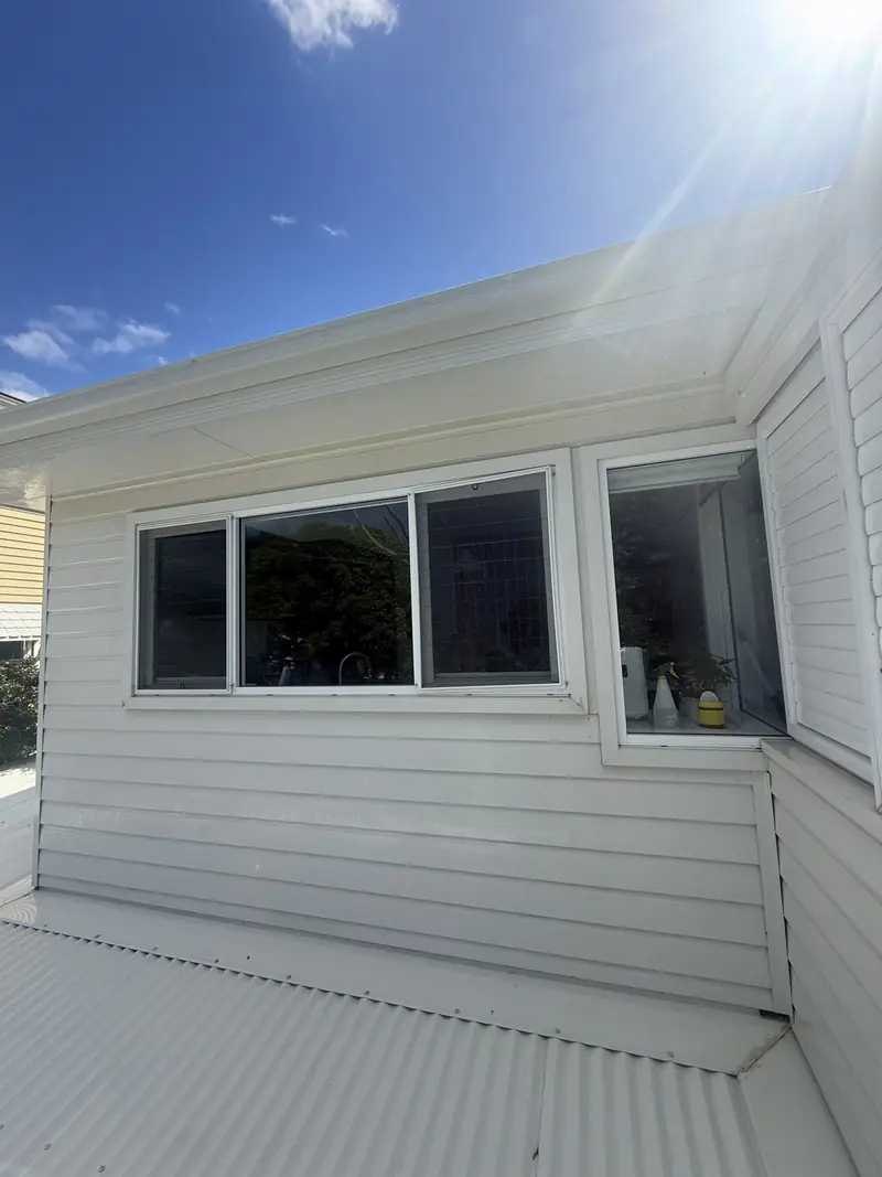 The same eaves clean after washing