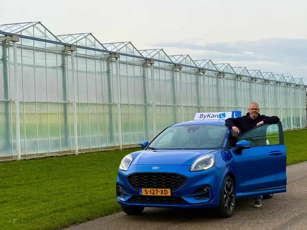 Lesauto van Autorijschool ByKarel in Westland