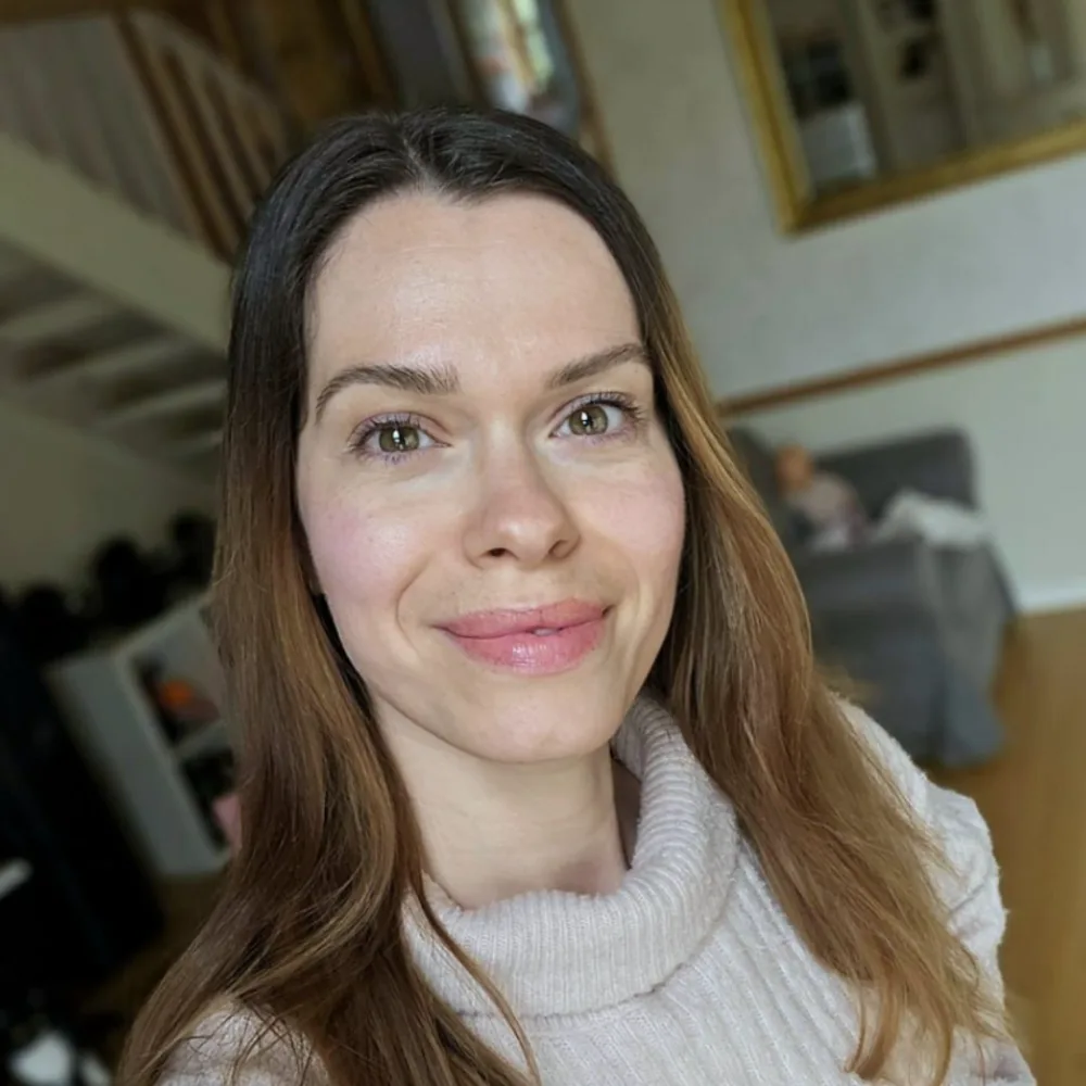 Orsika gikk fra enkelttimer til faste pakker, og vurderer å si opp deltidsjobbene