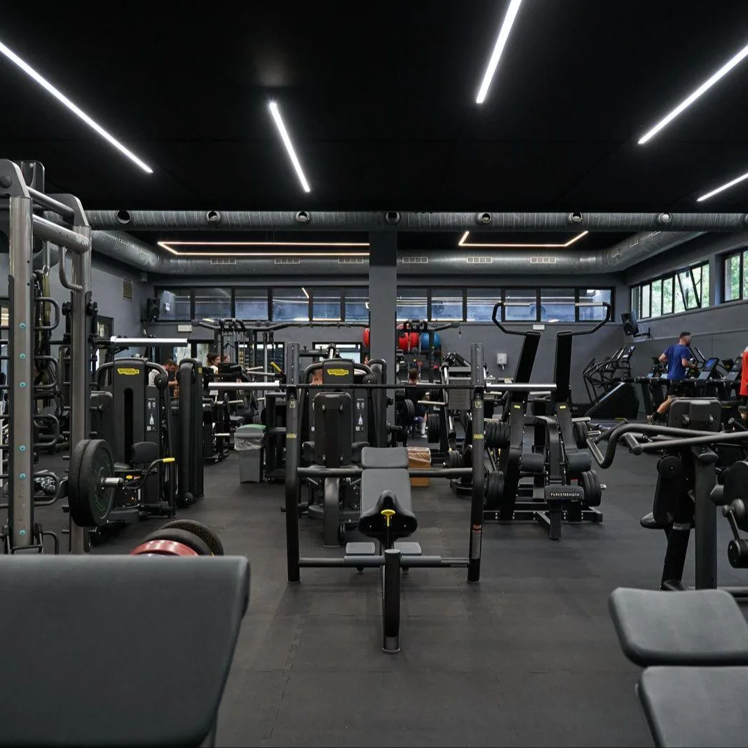 Sala pesi al club Sport Club 12 di Ispra