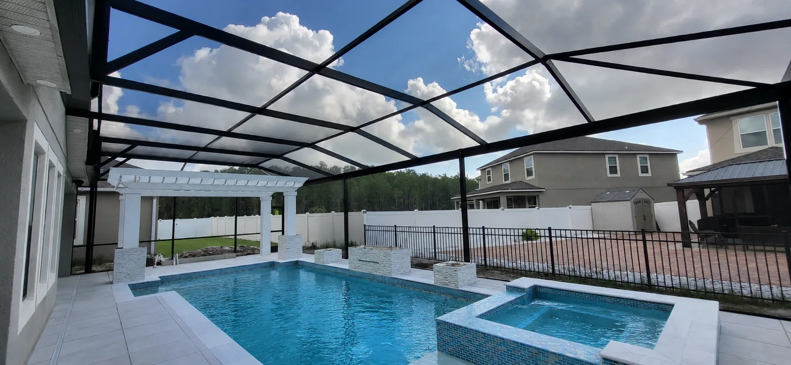 Panoramic Screens — Strong Tower Aluminum Construction, Central Florida