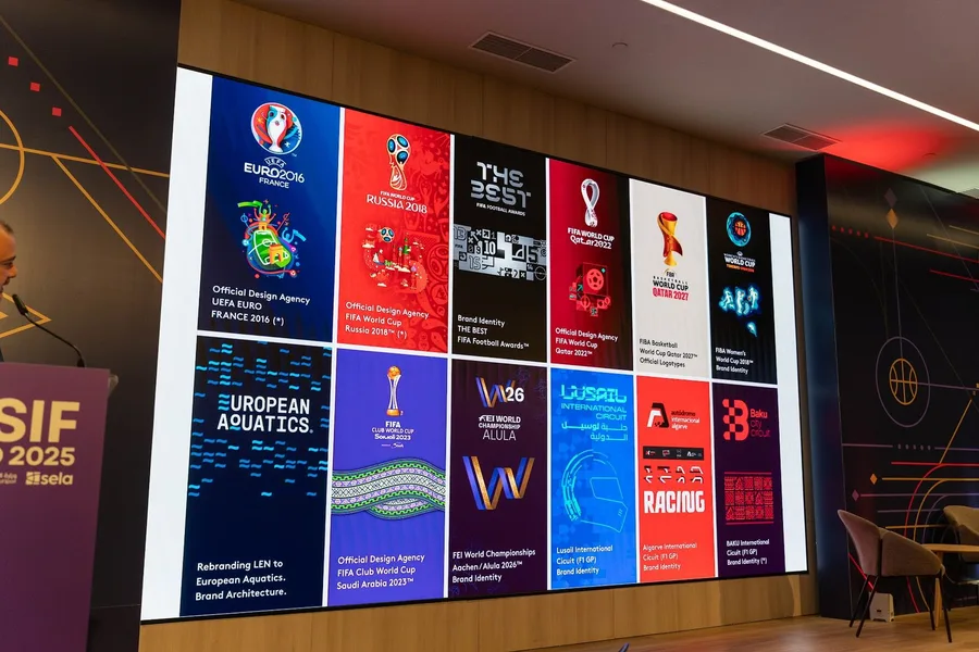 Pantalla con los patrocinadores de MESIF Madrid 2025