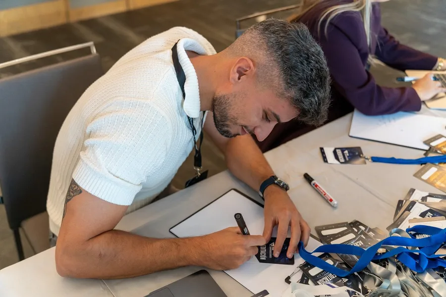 Firma en el registro de entrada de FisioCEO 2026
