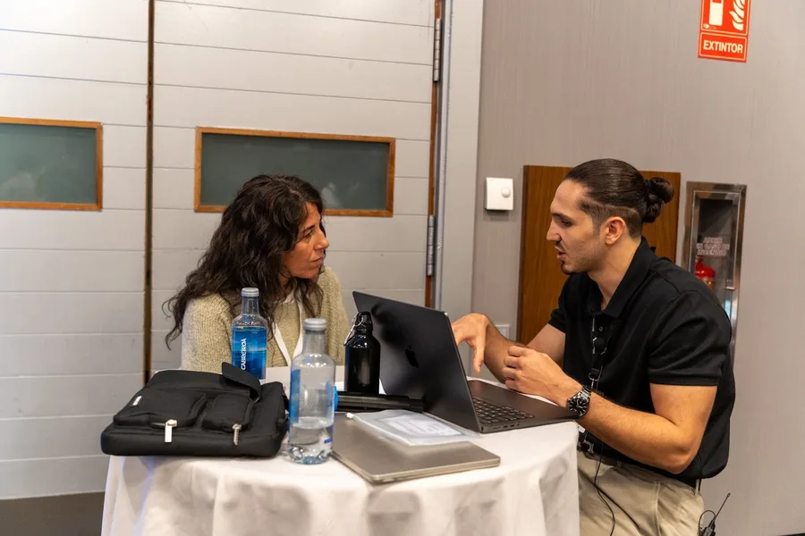 Reunión en la zona de networking de FisioCEO 2026