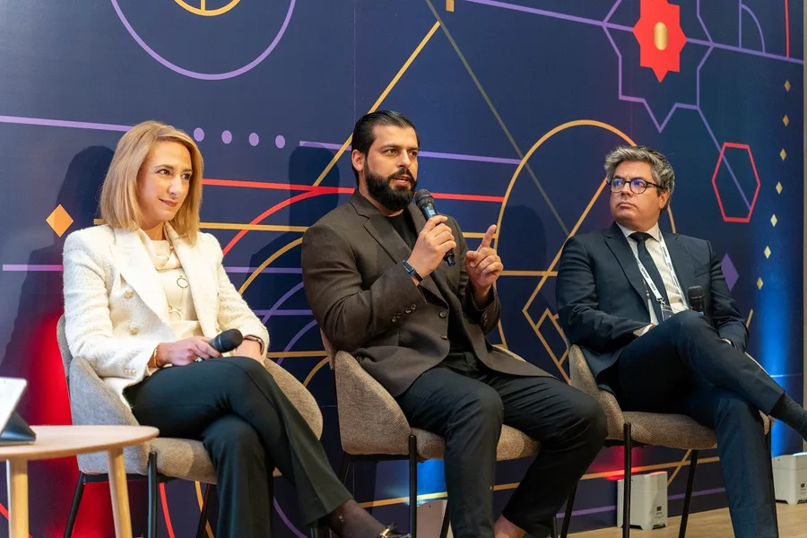 Tres ponentes en una mesa redonda de MESIF Madrid 2025