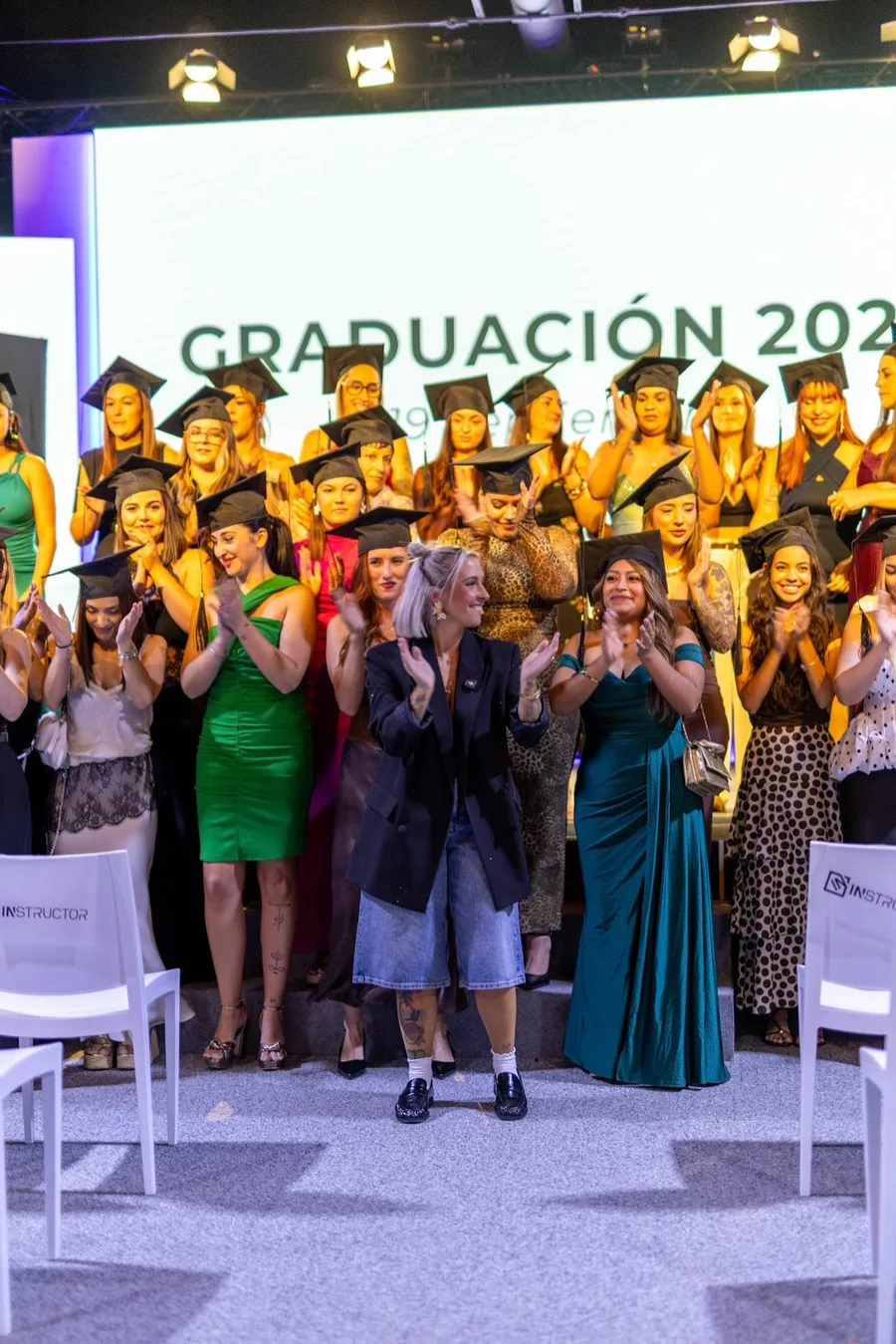Foto de grupo de las graduadas de Carla Marín Instructor