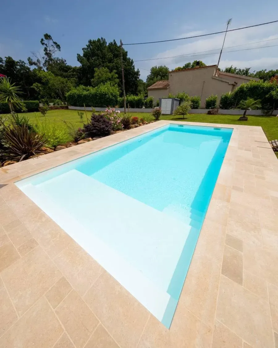 Piscine rectangulaire familiale comme inspiration de format 6x3