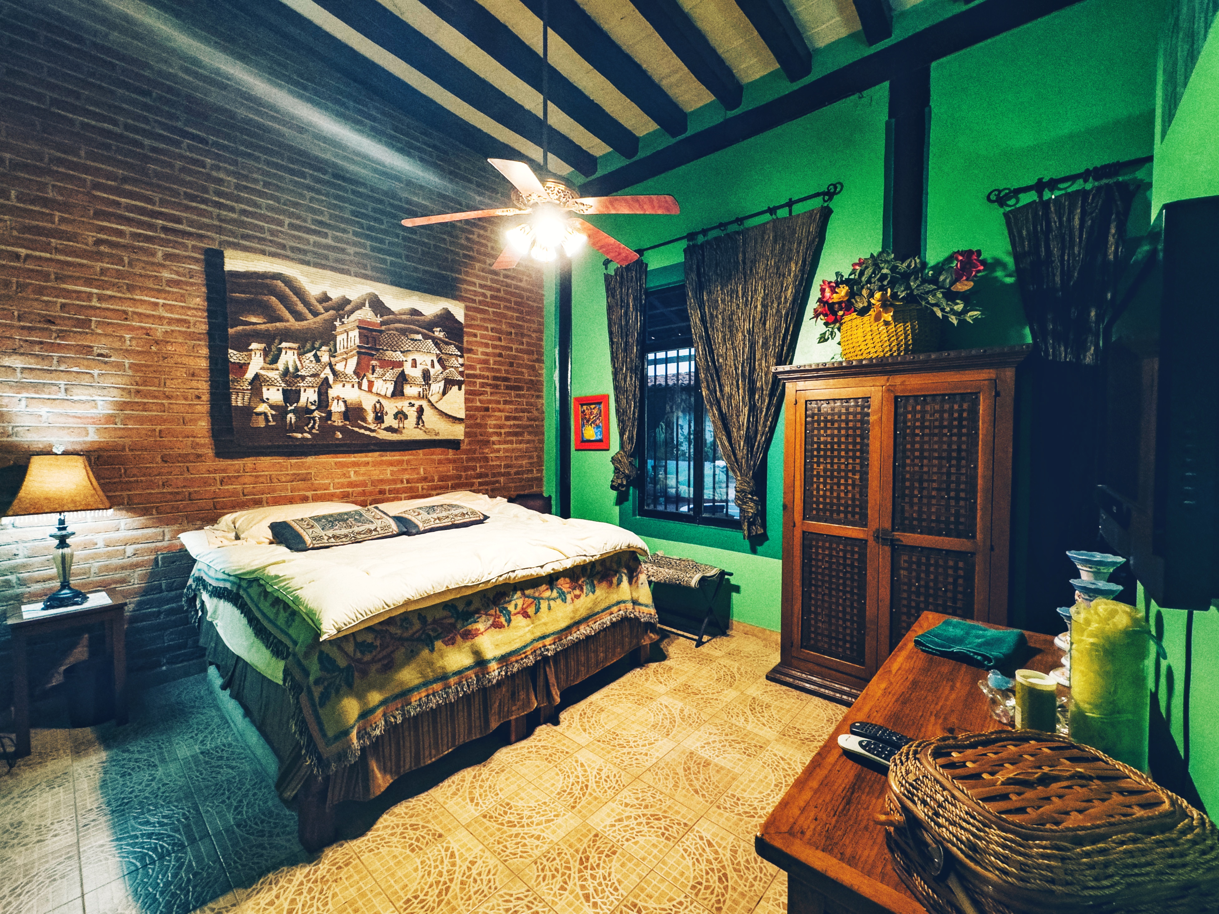 Cozy room with garden view at Healing House