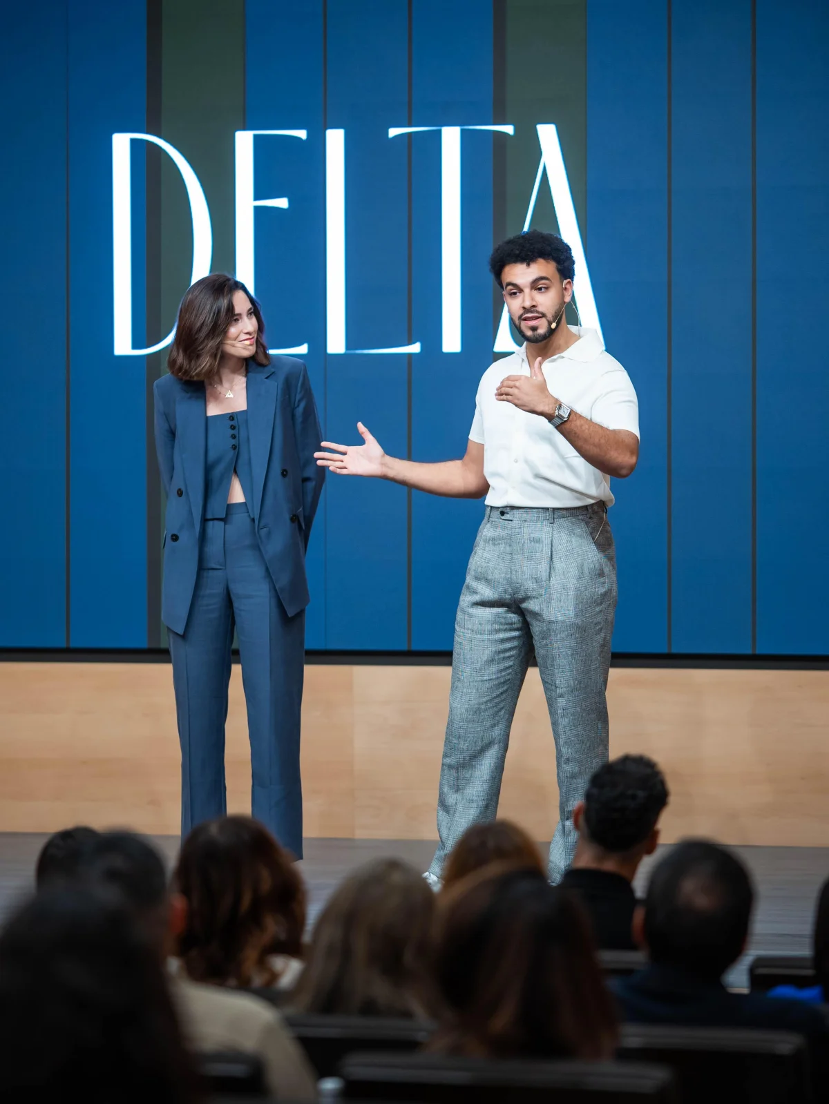 Equipo Delta en el escenario del evento