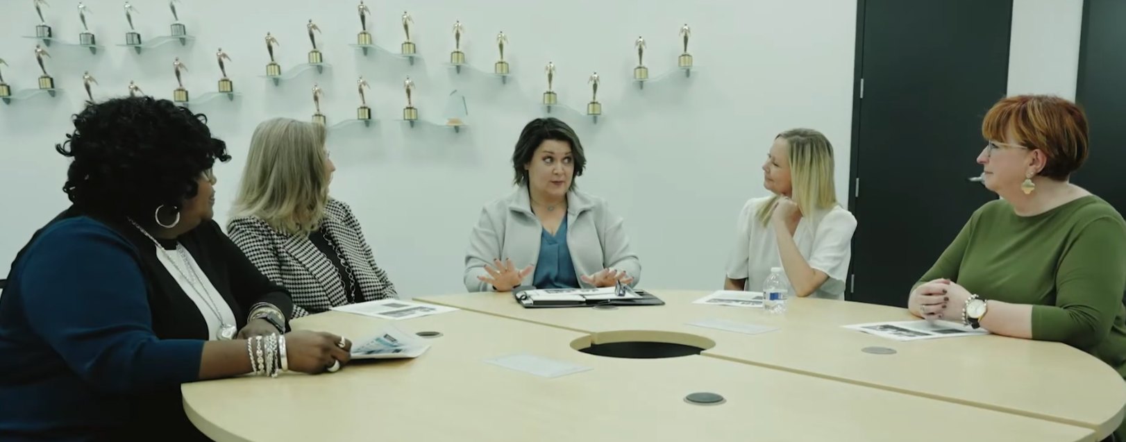 Amy leading a working session with a leadership team