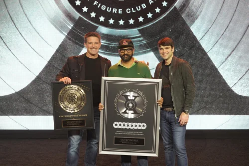 Nipun Syal recognised at Funnel Hacking Live by Russell Brunson