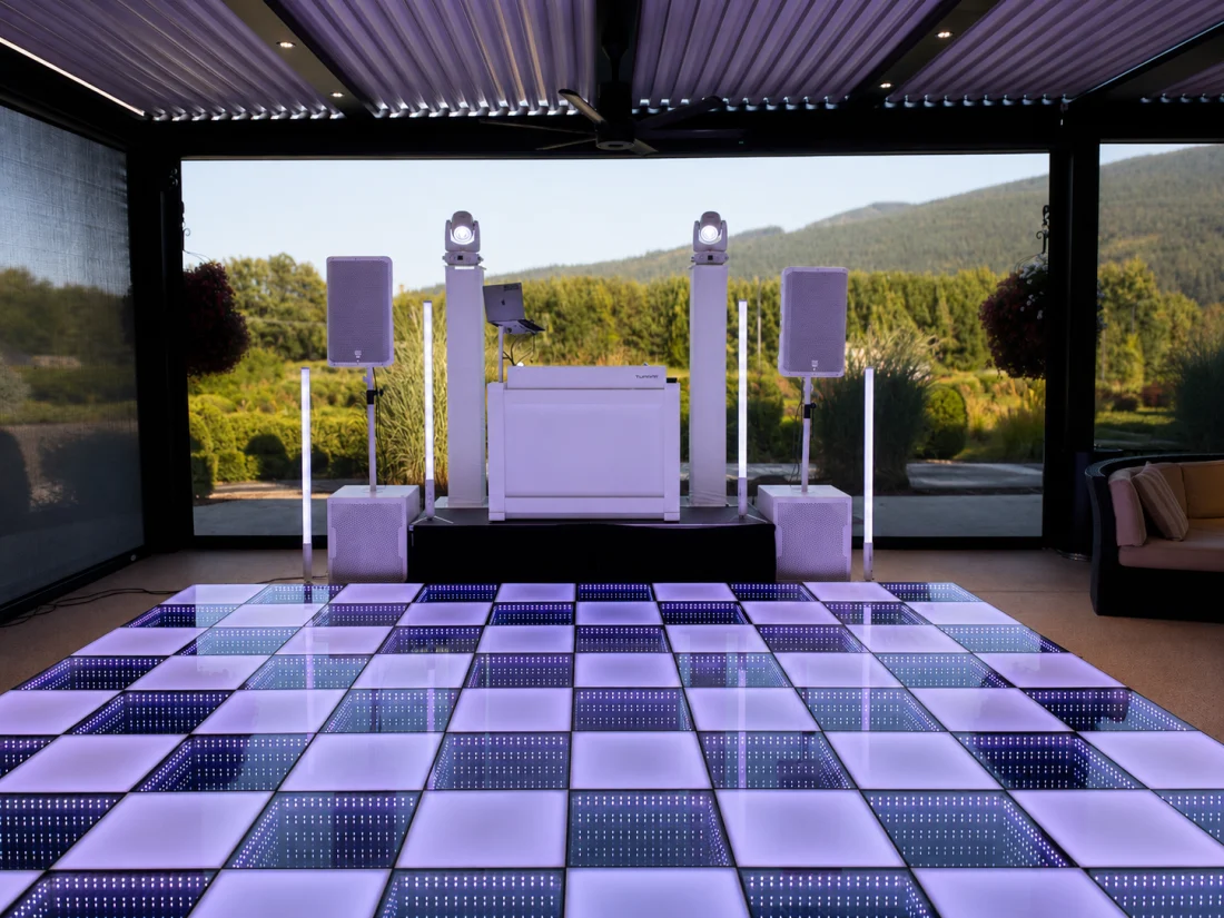 DJ Quick Hire VIP wedding production at Seven Cedars