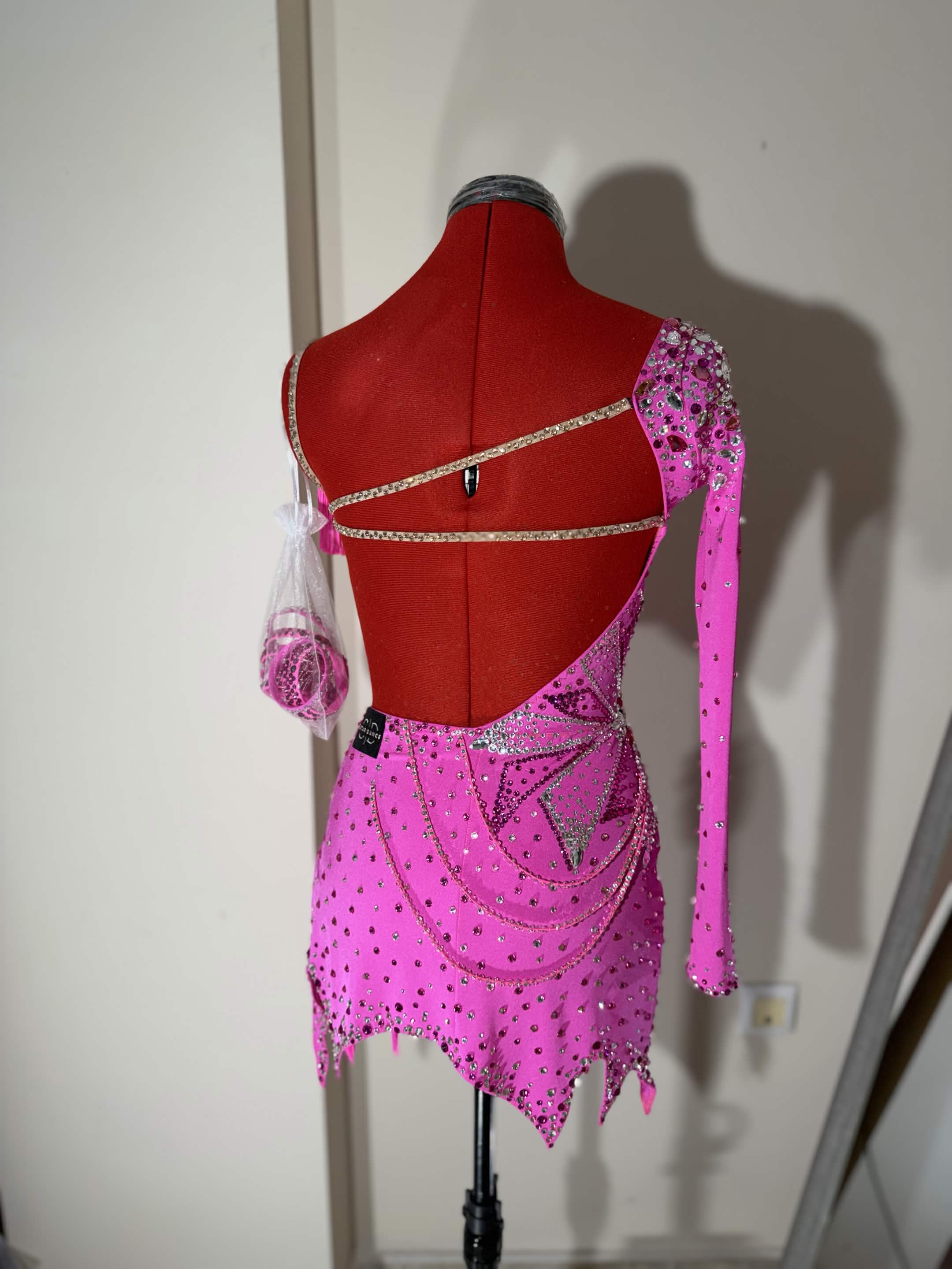Elle back view