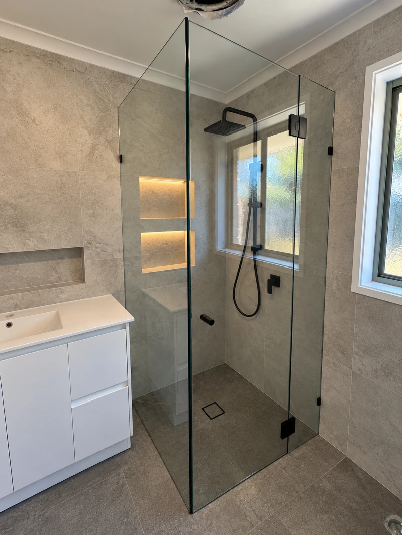 Shower screen installed by Melbourne Glass Experts