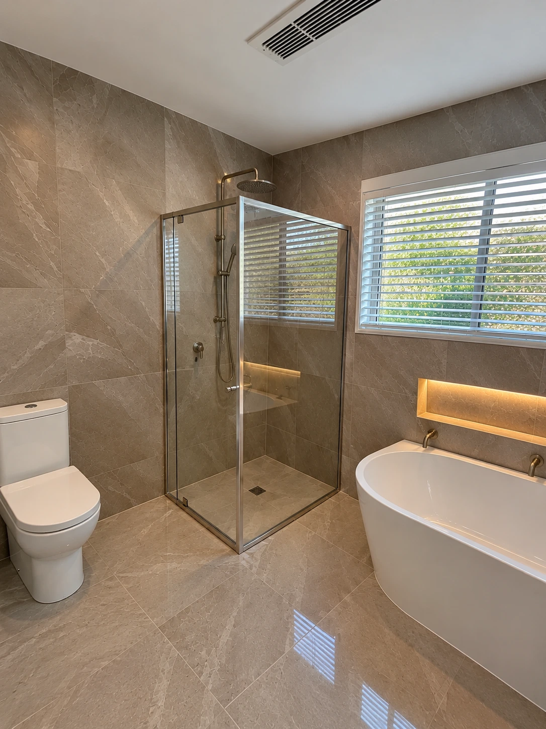 Shower enclosure installed by Melbourne Glass Experts